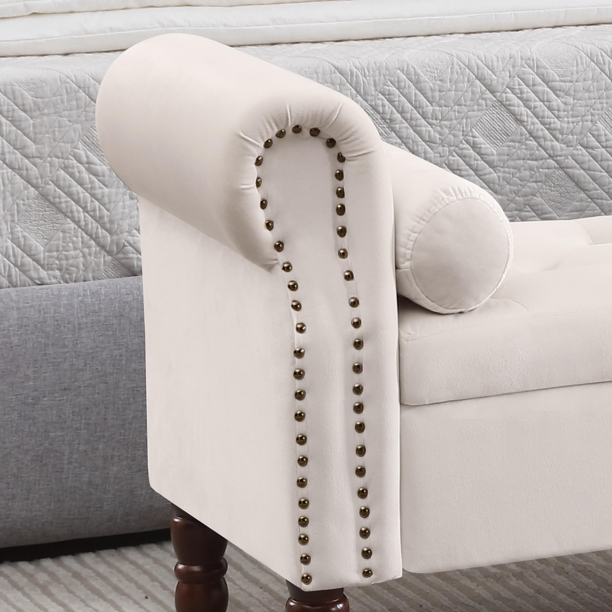 Velvet Storage Bench with Tufted Upholstery and Hidden Storage for Bedroom