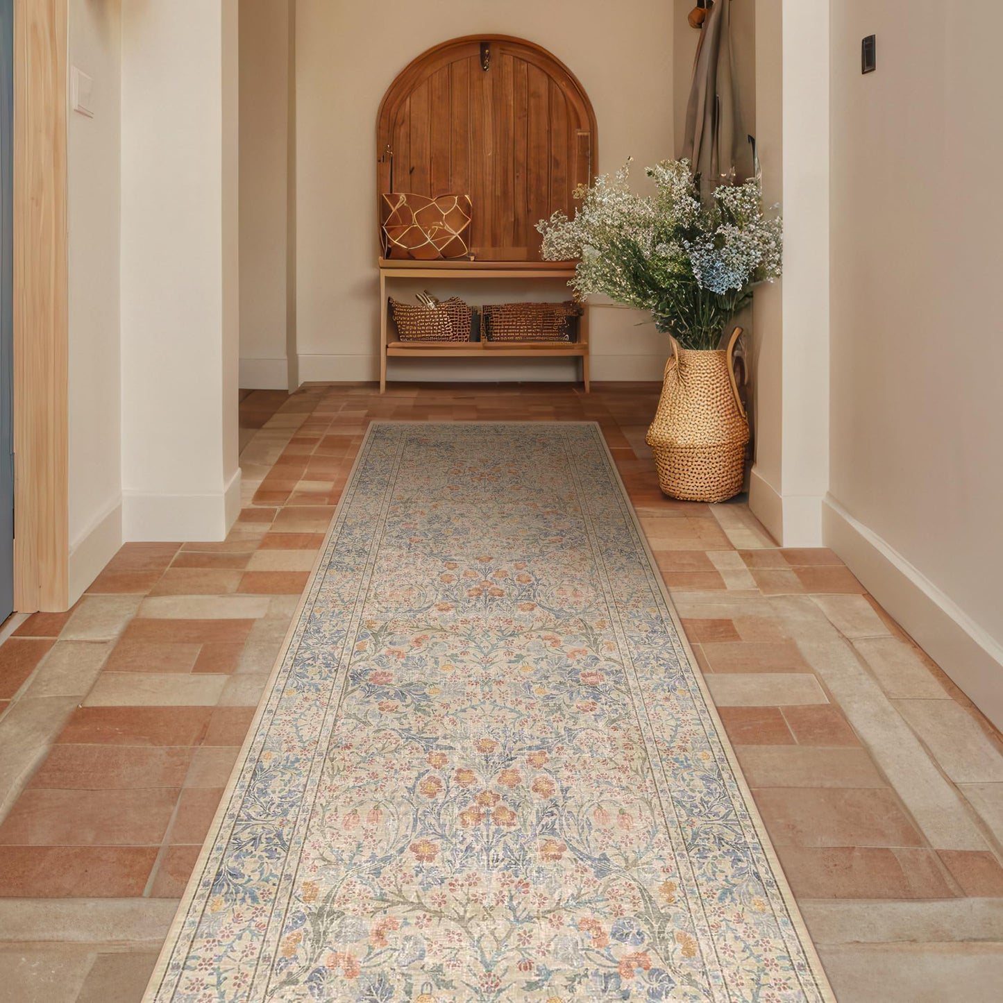 Vintage Washable Area Rug with Non-Slip Low Pile Design for Home Decor