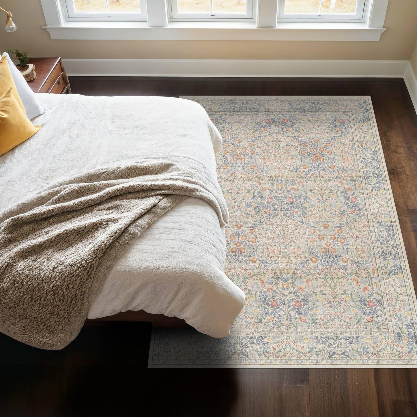 Vintage Washable Area Rug with Non-Slip Low Pile Design for Home Decor